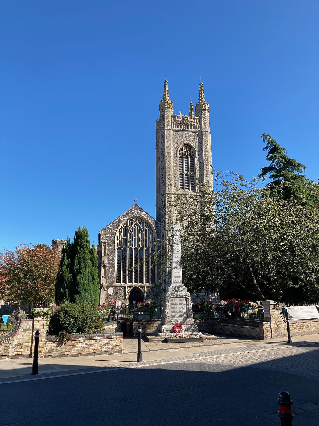 St Mary's Church in Bungay, one of the Suffolk churches associated with the 1577 black-dog account. The modern photograph establishes the place, not the truth of the reported apparition.
