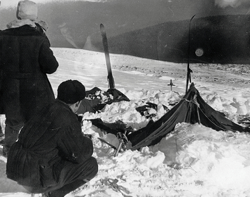 The tent as Soviet searchers found it on 26 February 1959; the photograph belongs to the official investigation record.